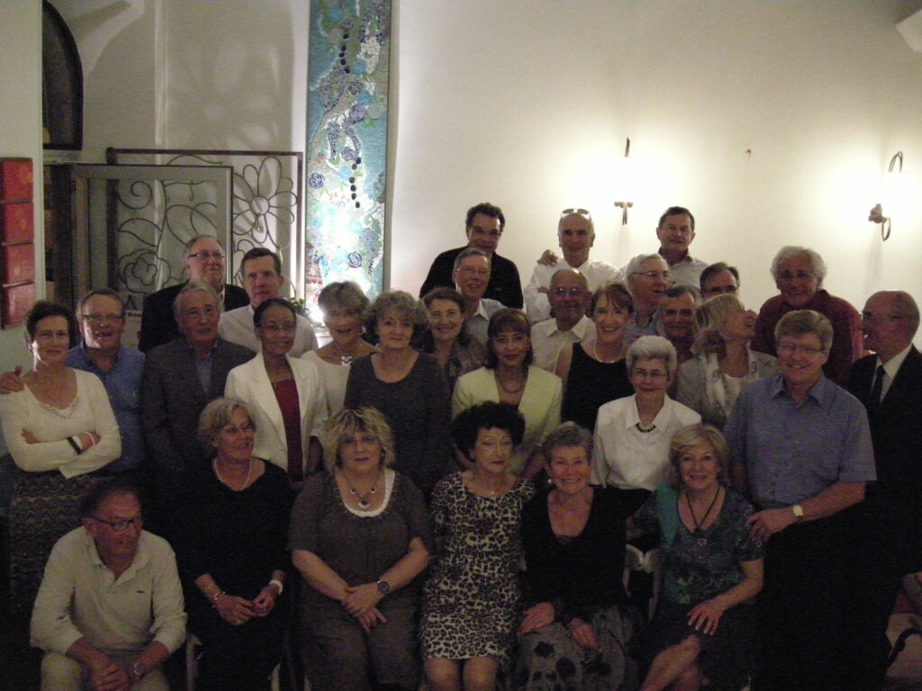 Photo Participants et Épouses Réunion Promo 65 2011 ROCHEFORT